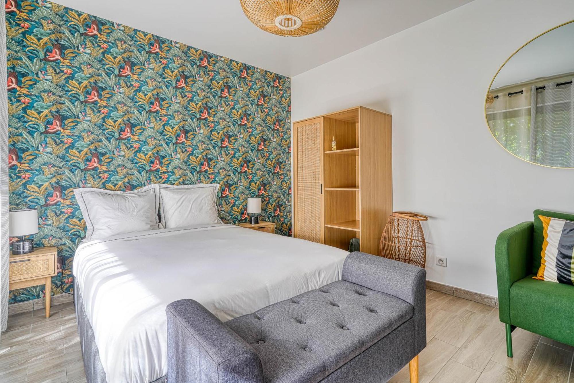 Superbe Studio Avec Terrasse Brunoy Экстерьер фото